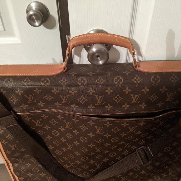 Louis Vuitton Garment Bag - Picture 13 of 16